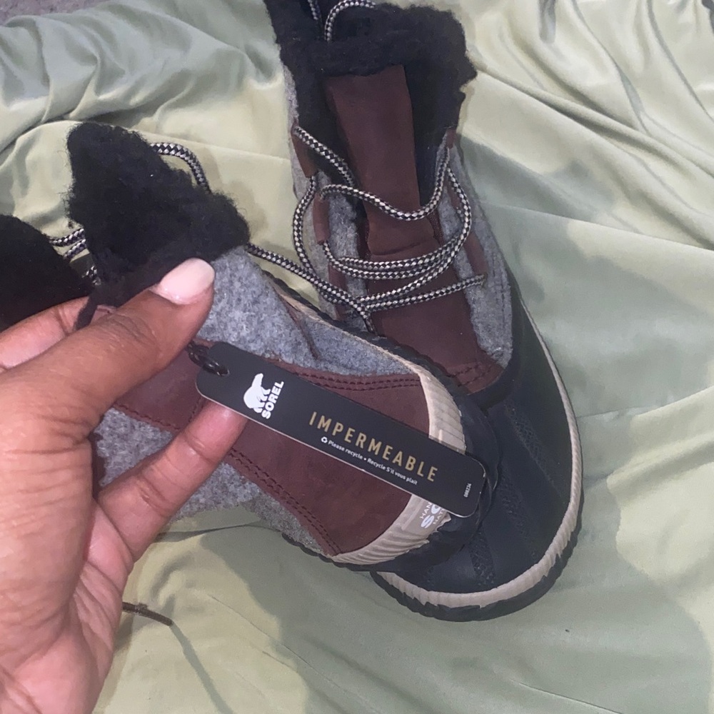 Sorel Women's Gray and Brown Winter Boots